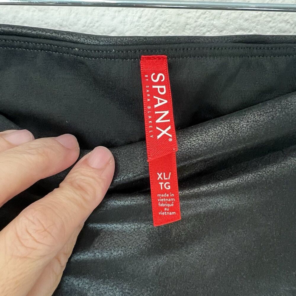 Spanx Leggings Women's Size XL Pull On Ankle Length Black Faux Leather - Picture 3 of 9